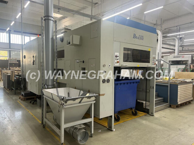 Image of used Brausse PE 1450 SE Die cutting machine for sale. Equipped with Stripping Station, Micrometer, Quick Lock, Non-Stop Feeder, Board 0.2-2mm, Corrugated 0.7-4.5mm, On a Plinth
