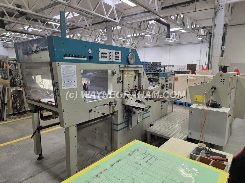Image of a Used Gietz 790 EFF Hot Foil Stamping and Die Cutting Machine For Sale - Year: 2001 Equipped with: Maximum Sheet Size 790 x 560mm, 3 x Longitudinal Foil Pulls, 2 x Transverse Foil Pulls, 6 Heating Zones, Hologram - Ref: 32210